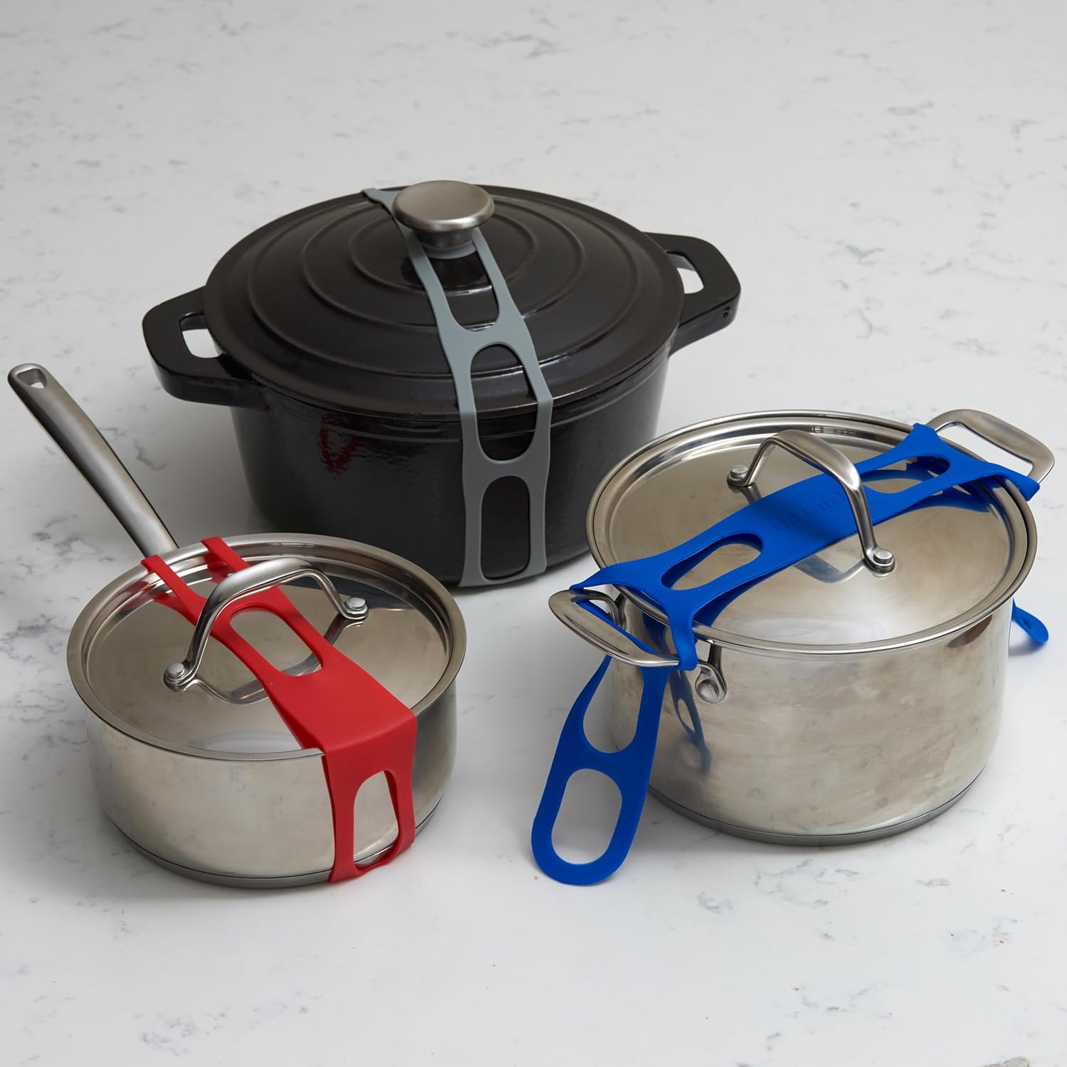 🔥Lid Spärr – det återanvändbara universallocksäkringsremmen för slowcookers, grytor, kastruller, stekpannor och mer.