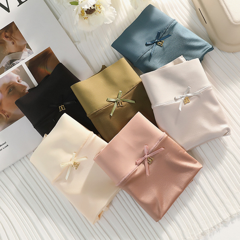 Osta yksi, saat viisi ilmaiseksi - antibakteerisia naisten alusvaatteita.